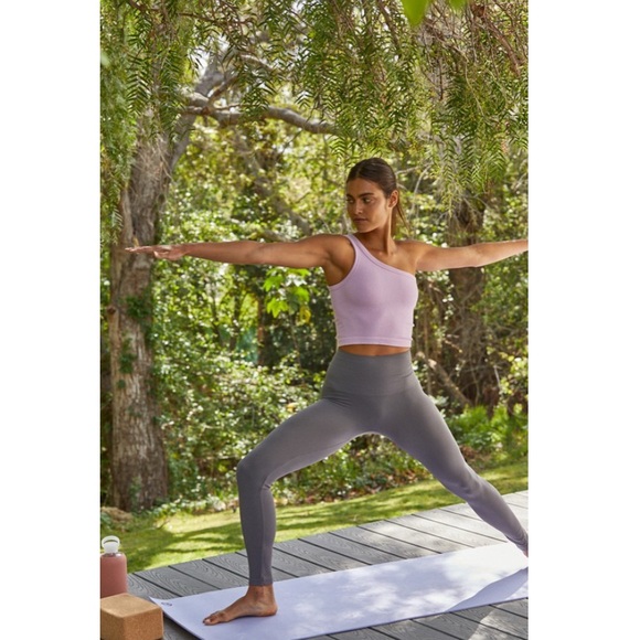 Seamless one shoulder cami in lilac - Picture 2 of 6